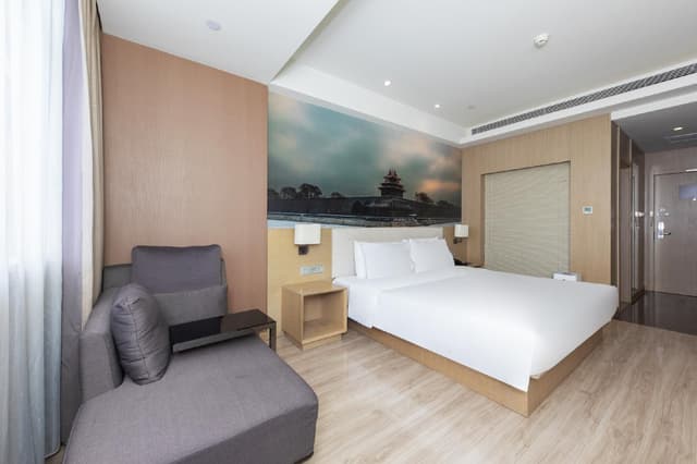 Huazhu - Superior BedRoom