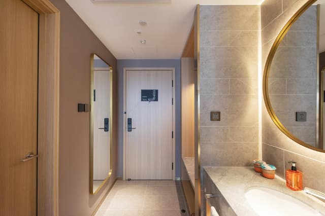 Huazhu - Yueruo Liujin Bed Room