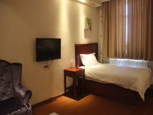 GTR - Guest Room with One 1.8M Bed