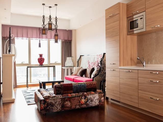 Warm Queen Room