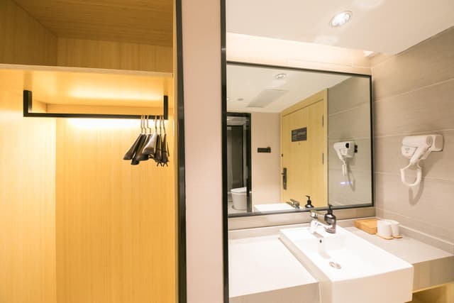 Huazhu - Superior BedRoom