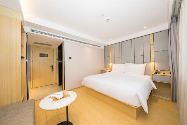 Huazhu - Destress Superior Bed Room