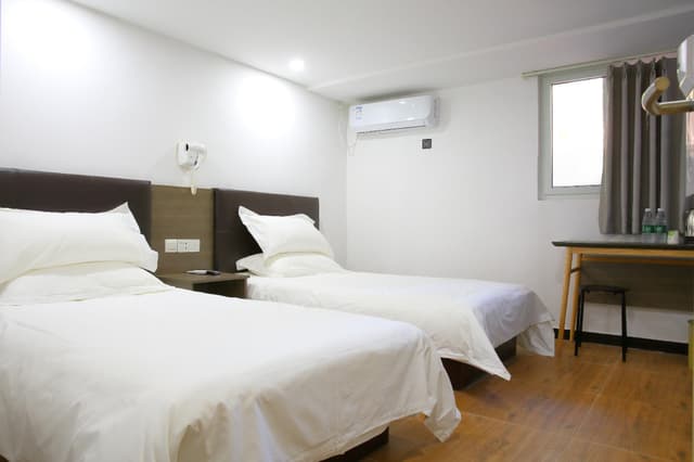 Huazhu - Family Room