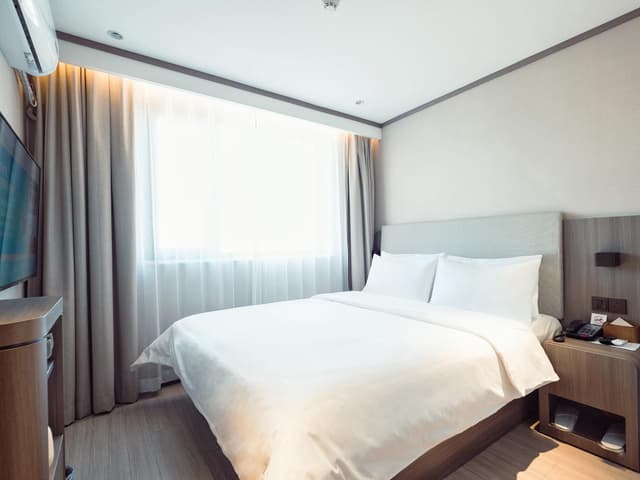 Huazhu - Superior Bed Room
