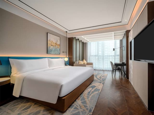 KING DELUXE ROOM WITH SOFABED