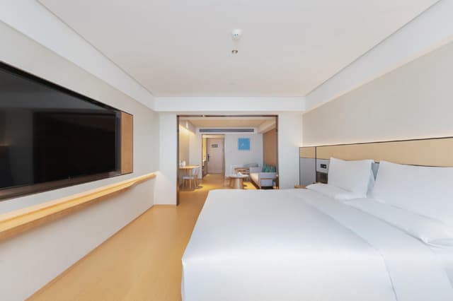 Huazhu - Destress Superior Bed Room