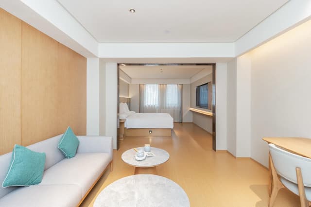 Huazhu - Destress Superior Bed Room