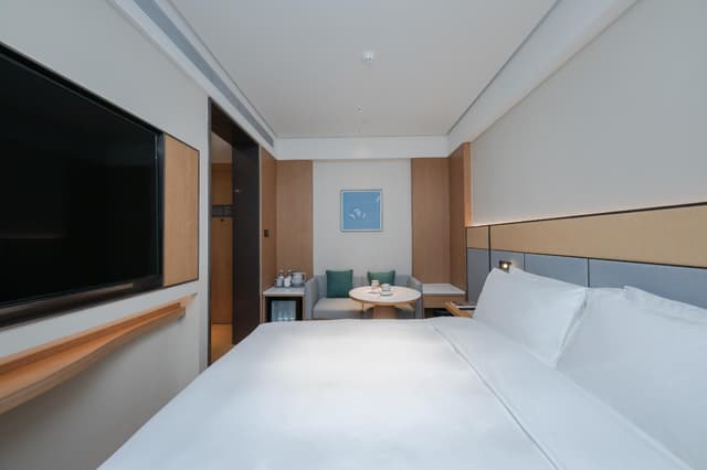 Huazhu - Room With Bed
