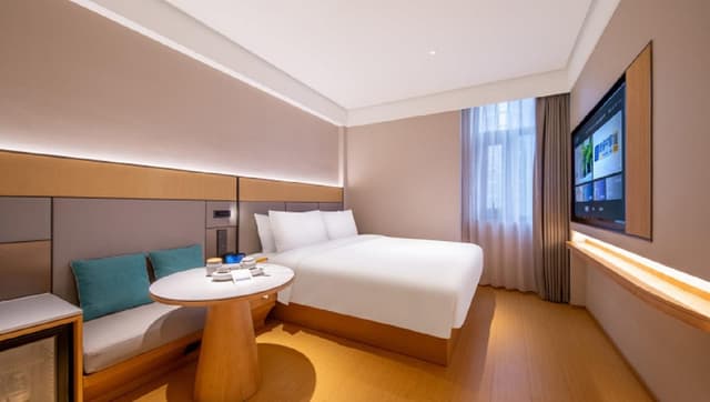Huazhu - Destress Superior Bed Room