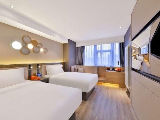 Business Room - Near River (2 beds)
