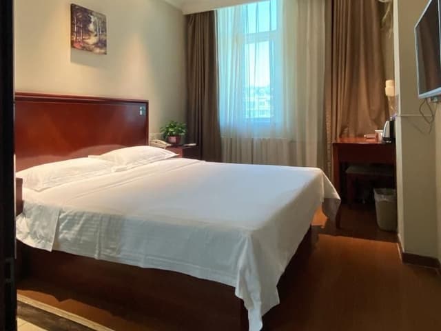 GTR - Guest Room with One 1.8M Bed