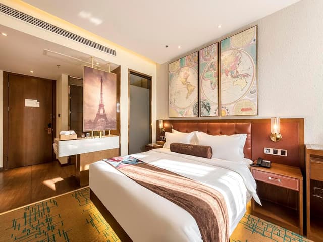 James Joyce - Feifan Delux Bed Room