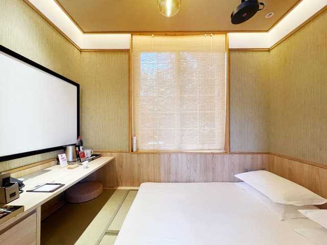 Tatami Queen Room