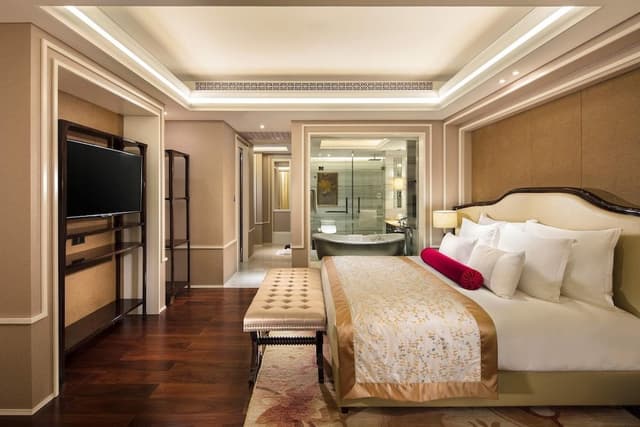 Deluxe Suite, 1 King Bed