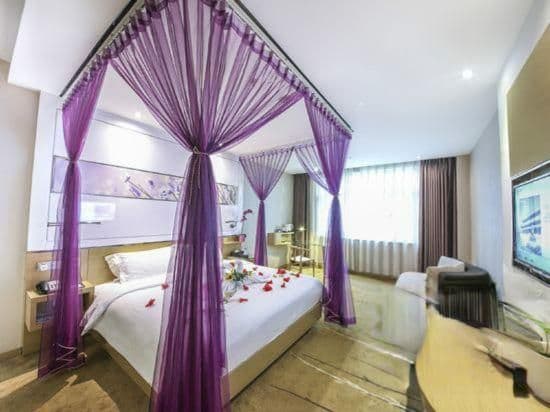 Premier Romantic Room