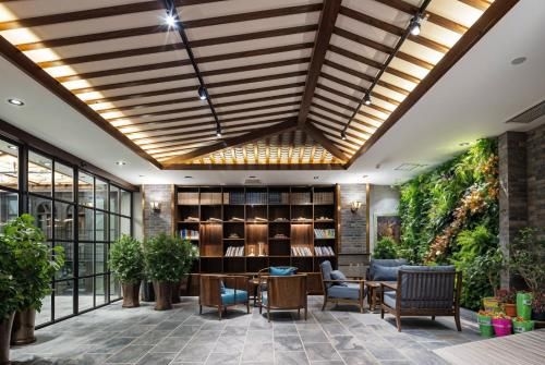 Time Traveller Boutique Hotel - Near Beijing National Stadium , Olympic Forest Park , National Conve0