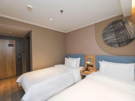 HOM - Twin Bed Room