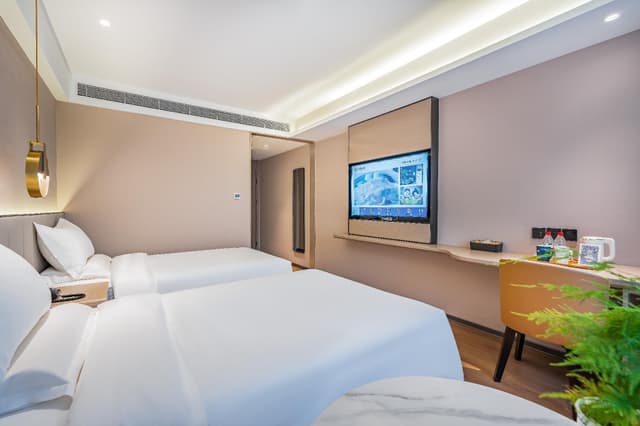 Huazhu - Deluxe Twin Room