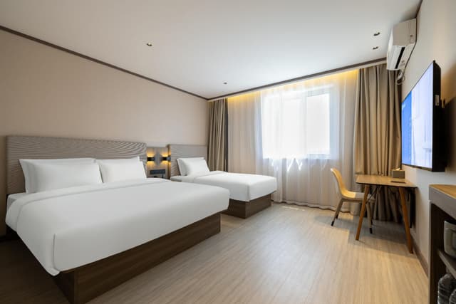 Huazhu - Family Room