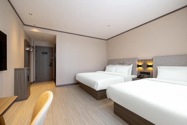 Huazhu - Family Room