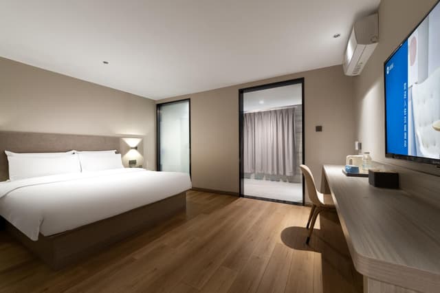 Huazhu - Superior BedRoom
