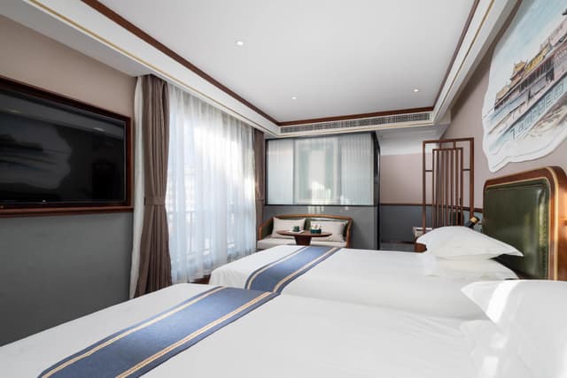 Guest Room - Twin Beds