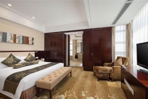 Deluxe Suite