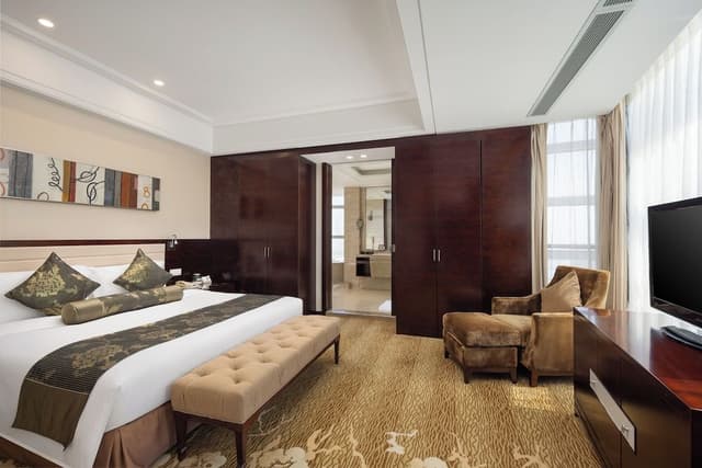 Deluxe Suite