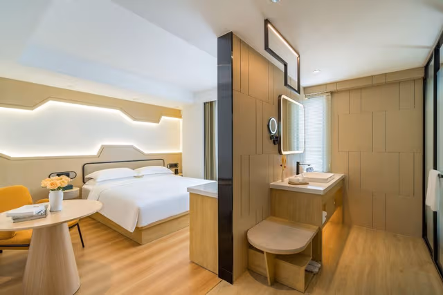 Business King Room