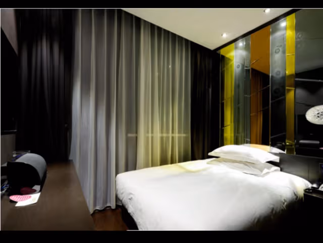Huazhu - Room With Bed