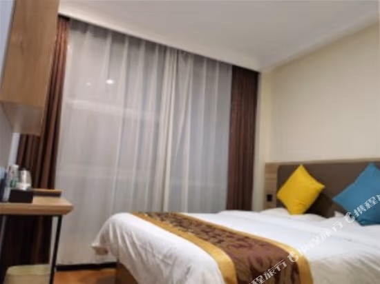 Hotel Queen Room