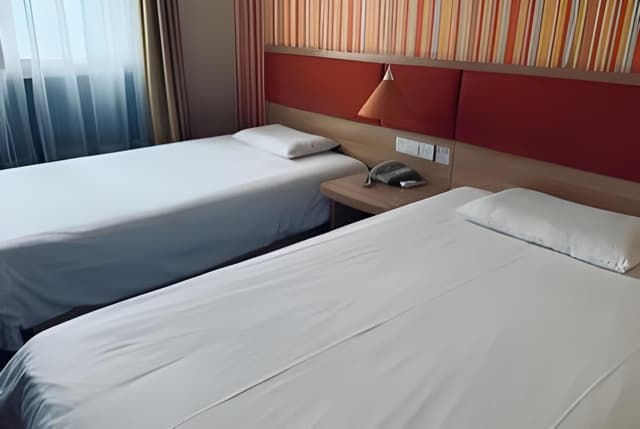 HOM - Twin Bed Room