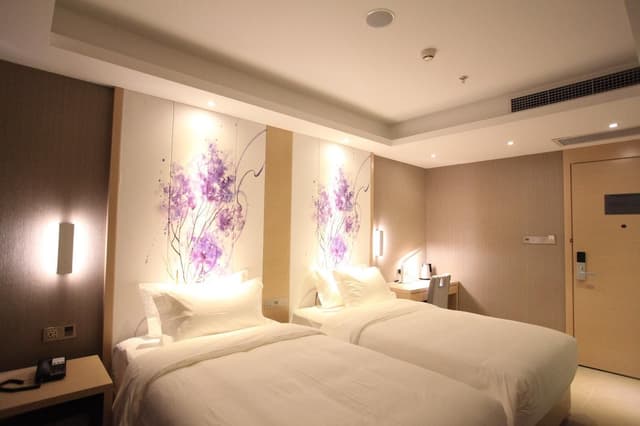 Twin Deluxe Room