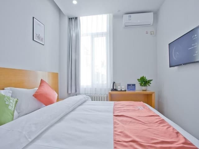 Business Queen Room