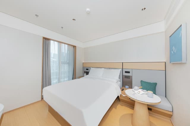 Huazhu - Superior BedRoom