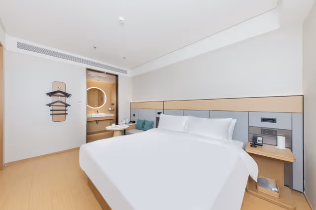 Huazhu - Superior BedRoom