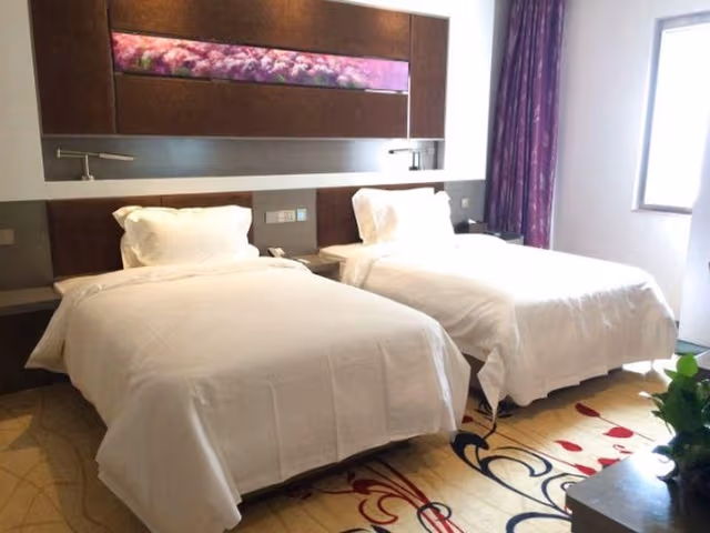 Twin Deluxe Room