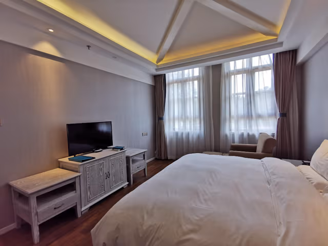 Deluxe Family Suite