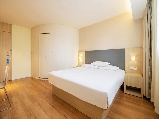 Huazhu - Superior BedRoom