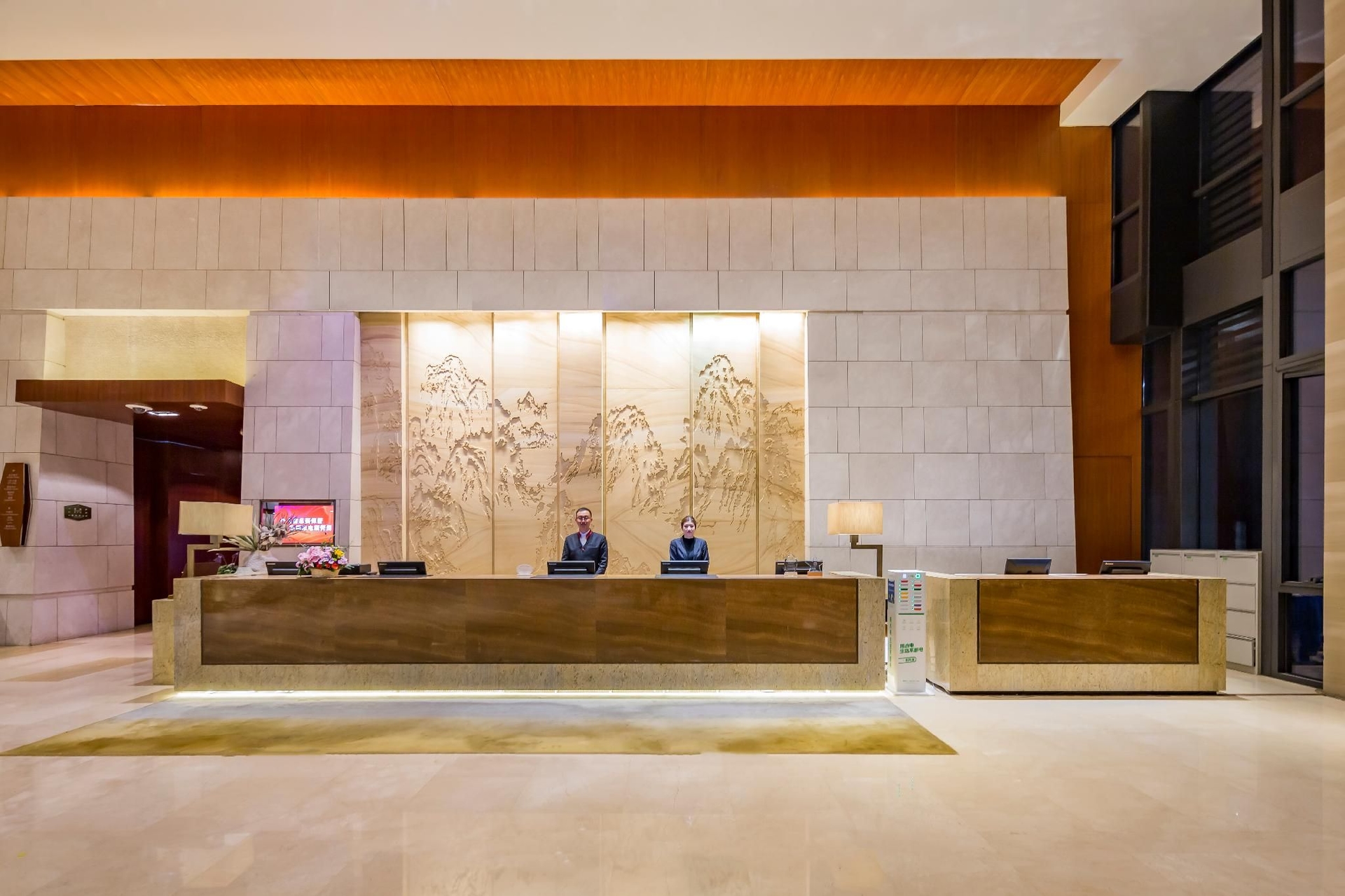สวอน เลควิว โฮเต็ล (Swan Lakeview Hotel)2