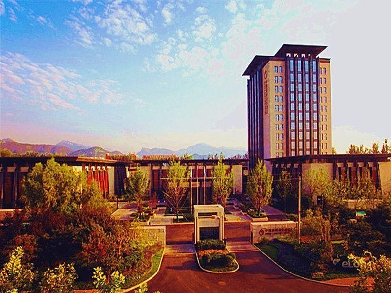 สวอน เลควิว โฮเต็ล (Swan Lakeview Hotel)0