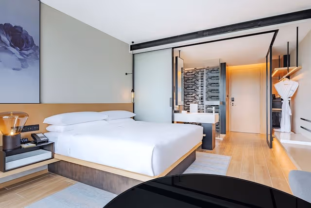 Standard Room, 1 King Bed