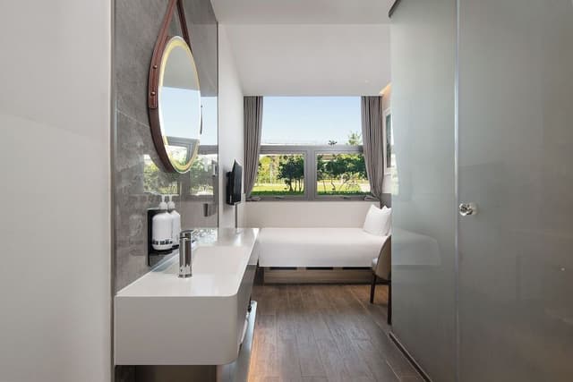 Basic Single Room, Garden View