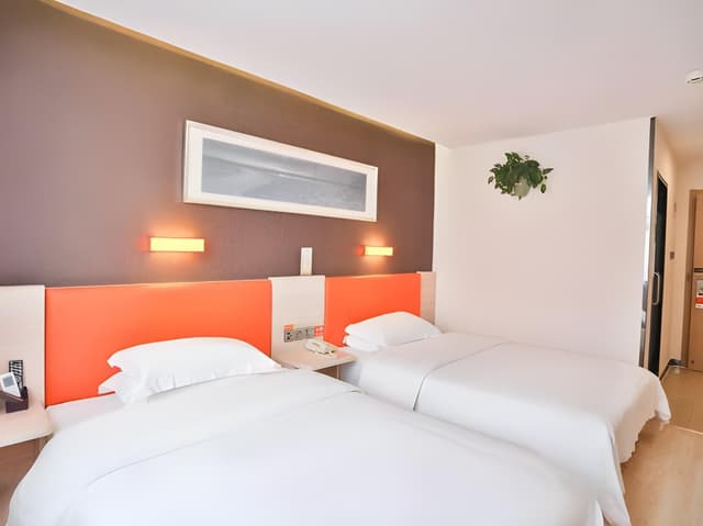 Featured Twin Room