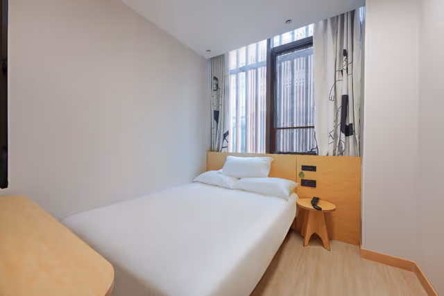 Huazhu - Quwei Plywood 1 Bed Room