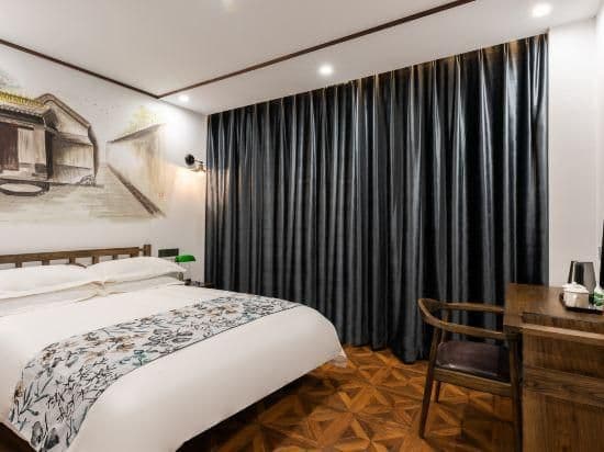 Queen Room