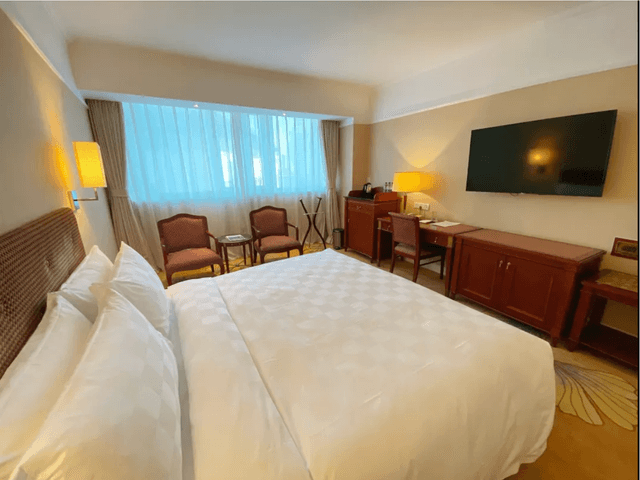 Business King Room
