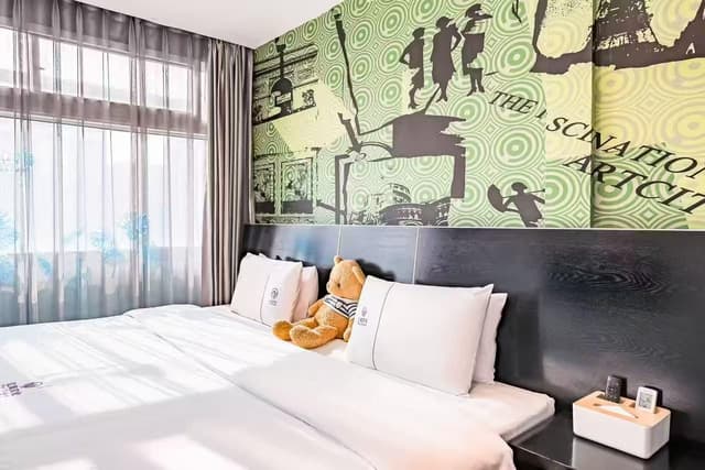 Room with 1 King Bed