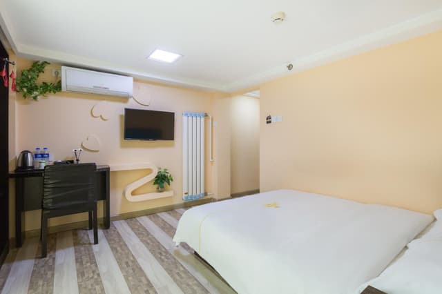 GTI - 1 Bed Guest Room, 1.5M Bed
