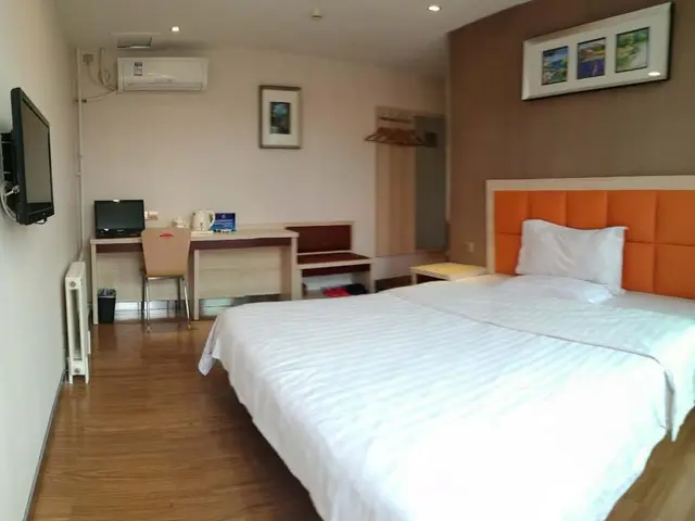 Super8 - Business 1 Bed Room